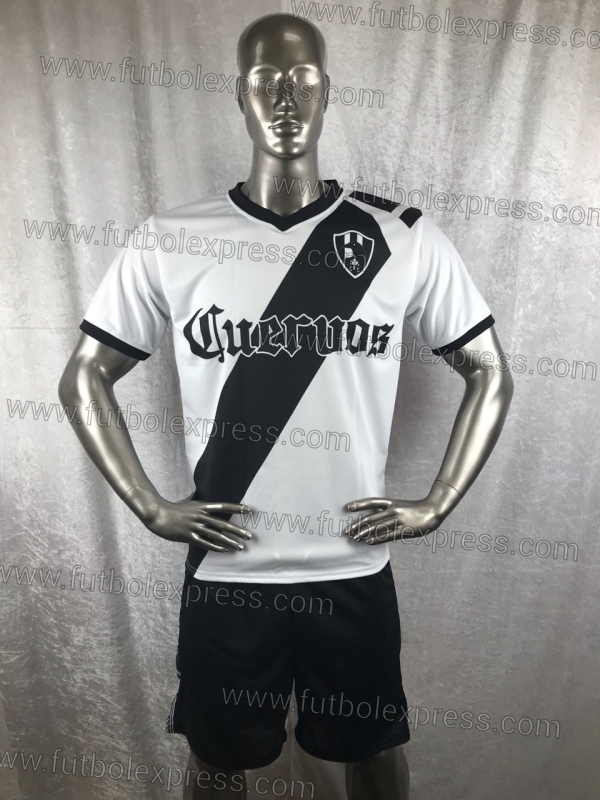 Uniformes de Futbol del Club de Cuervos