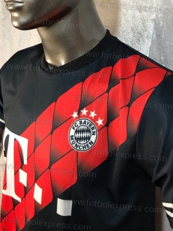 Uniforme Soccer Bayern Munich FIFA 18 Negro/Rojo