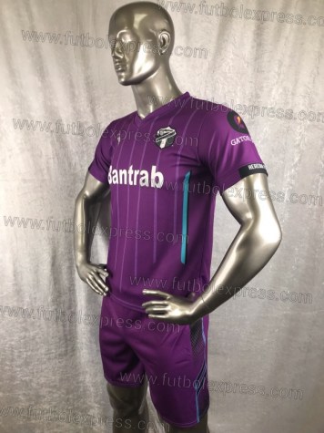 Uniforme Soccer Comunicaciones Local 2015-16 Morado