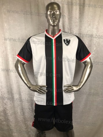 Uniformes de Futbol del Club de Cuervos