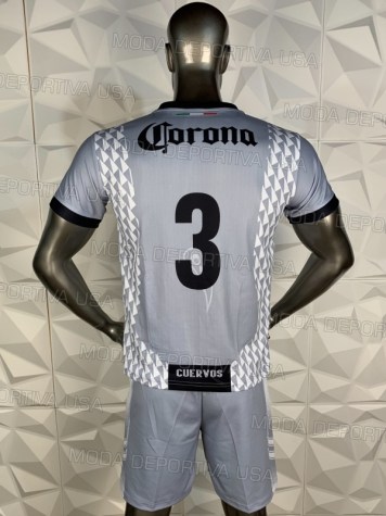 Uniforme Soccer Club de Cuervos Visita 2019