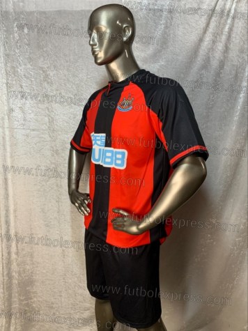 Uniforme Soccer Newcastle Local 2021-22 Rojo