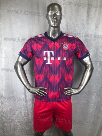 Uniforme Soccer Bayern Munich Local 2018-19 Rosa: Uniforme de futbol soccer replica modelo Bayern Munich Local 2018-19, incluye playera rosa/azul, short rosa, y numeros en la espalda.