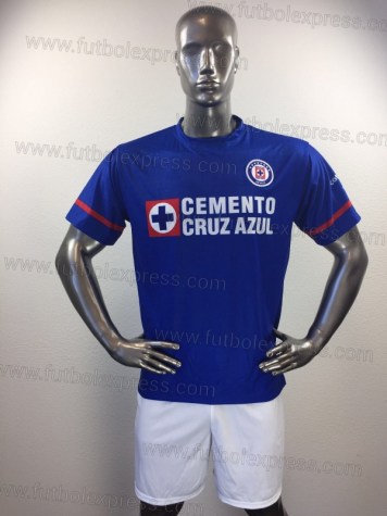 Uniforme Soccer Cruz Azul Local 2017-18: Uniforme de futbol soccer replica modelo Cruz Azul Local 2017-18, incluye playera azul, short blanco, y numeros en la espalda.