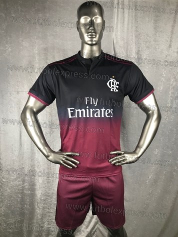Uniforme Soccer Flamengo Especial Vino/Negro: Uniforme de futbol soccer especial modelo Flamengo, incluye playera negra y vino, short vino, y numeros en la espalda.