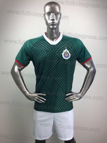 Uniforme Soccer Guadalajara Tercero 2017-18: Uniforme de futbol soccer replica modelo Guadalajara Tercero 2017-18, incluye playera verde, short blanco, y numeros en la espalda.