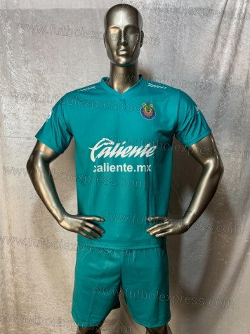 Uniforme Soccer Guadalajara Tercero 2021 Verde: Uniforme de futbol soccer replica modelo Guadalajara Tercero 2019, incluye playera verde, short verde, y numeros en la espalda.