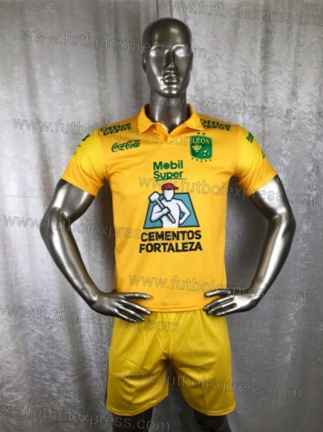 Uniforme Soccer Leon Local 2018-19 Amarillo: Uniforme de futbol soccer replica modelo Leon Local 2018-19, incluye playera amarilla, short amarillo, y numeros en la espalda.