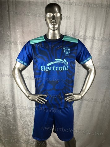 Uniforme Soccer Leones Negros Tercero 2019-20: Uniforme de futbol soccer replica modelo Leones Negros Tercero 2019-20, incluye playera azul, short azul, y numeros en la espalda.