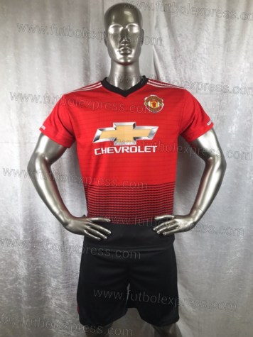 Uniforme Soccer Manchester United Local 2018-19: Uniforme de futbol soccer replica modelo Manchester United Local 2018-19, incluye playera roja/negra, short negro, y numeros en la espalda.