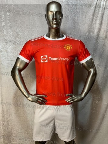 Uniforme Soccer Manchester United Local 2021-22: Uniforme de futbol soccer replica modelo Manchester United Local 2021-22, incluye playera roja, short blanco, y numeros en la espalda.