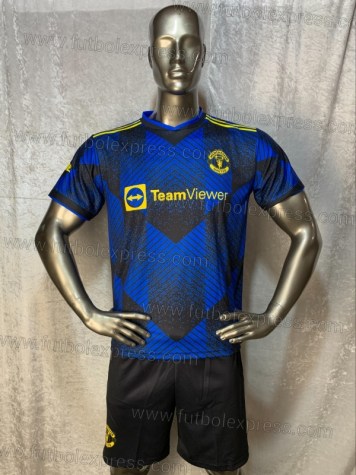 Uniforme Soccer Manchester United Tercero 2021-22: Uniforme de futbol soccer replica modelo Manchester United Tercero 2021-22, incluye playera azul/negra, short negro, y numeros en la espalda.