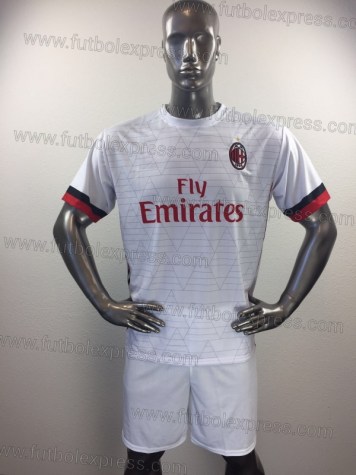 Uniforme Soccer Milan Visita 2017-18: Uniforme de futbol soccer replica modelo Milan Visita 2017-18, incluye playera blanca, short blanco, y numeros en la espalda.