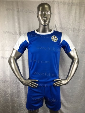 Uniforme Soccer Nicaragua Local 2017-18: Uniforme de futbol soccer replica modelo Nicaragua Local 2017-18, incluye playera azul, short azul, y numeros en la espalda.