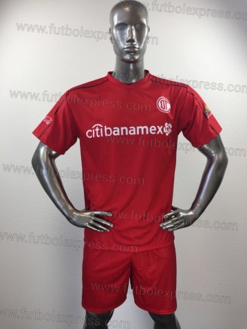 Uniforme Soccer Toluca Local 2017-18: Uniforme de futbol soccer replica modelo Toluca Local 2017-18, incluye playera roja, short rojo, y numeros en la espalda.